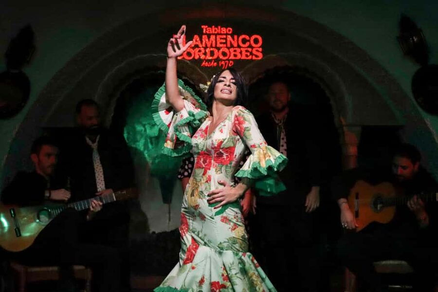 Barcelona: Tablao Flamenco Cordobes Show and Drink in Rambla - Drinks and Value: How the Ticket’s One Drink Works