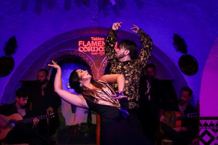 Barcelona: Tablao Flamenco Cordobes Show and Drink in Rambla - The Alhambra-Inspired Restaurant: A Separate Room for an Undisturbed Show