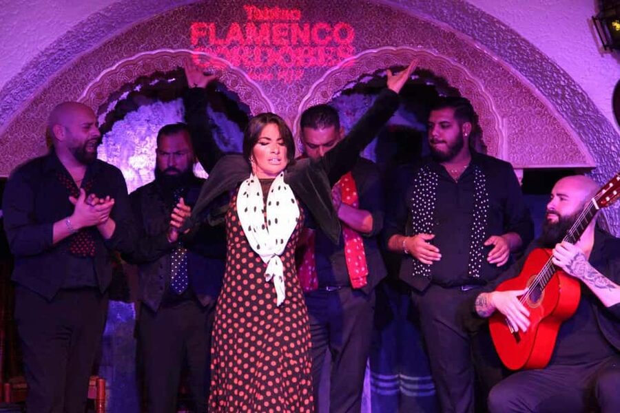 Barcelona: Tablao Flamenco Cordobes Show and Drink in Rambla - The Tablao Setup: Close Seats, Real Sound, and the Silence Rule