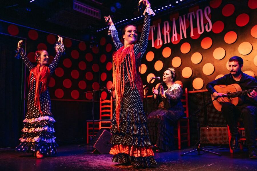 Barcelona: Tapas and Flamenco Experience - Is this a real walking tour, or a show plus dinner?