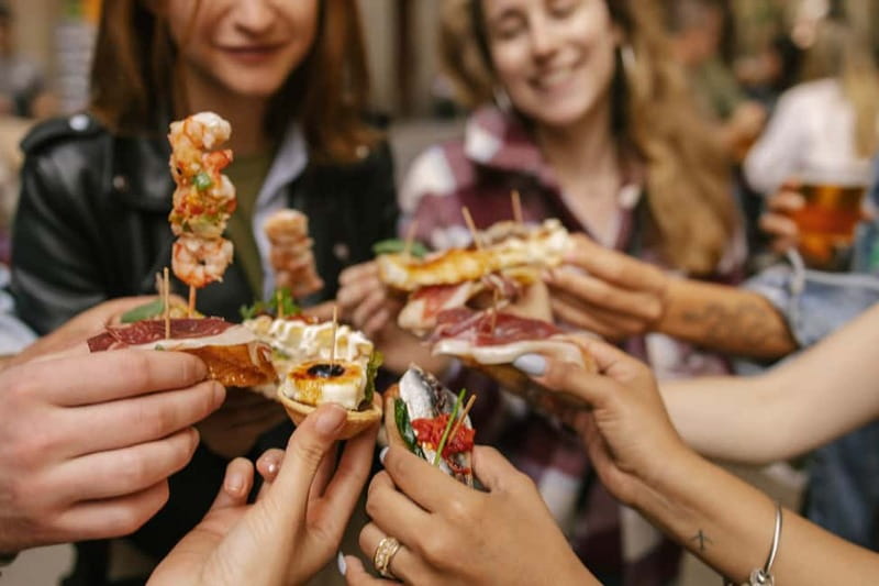Barcelona: Tapas Food Crawl Walking Tour with Tastings - Why this tapas crawl works better than bar-hopping alone