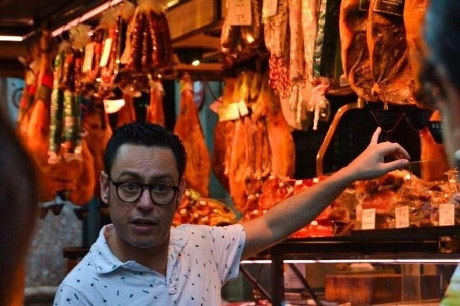 Barcelona: Tapas Walking Tour with Food, Wine, and History - Stop Style #2: Fish-Bar Favorites and Catalan Sea Flavors