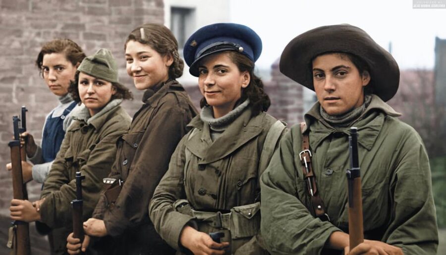 Barcelona: The Spanish Civil War Historical Walking Tour - From Plaça de Catalunya to the Gothic Quarter, how the timing actually works