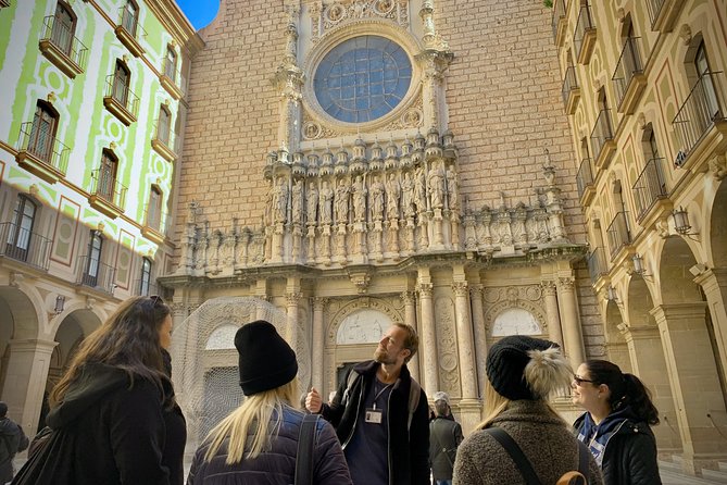 Barcelona to Montserrat Monastery: Tour, Transfers & Basilica - Stop 2: Abadia de Montserrat, your 3-hour mountaintop window