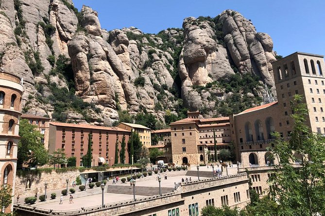 Barcelona to Montserrat Monastery: Tour, Transfers & Basilica - Stop 3 on the mountain: how to use the final 1-hour block