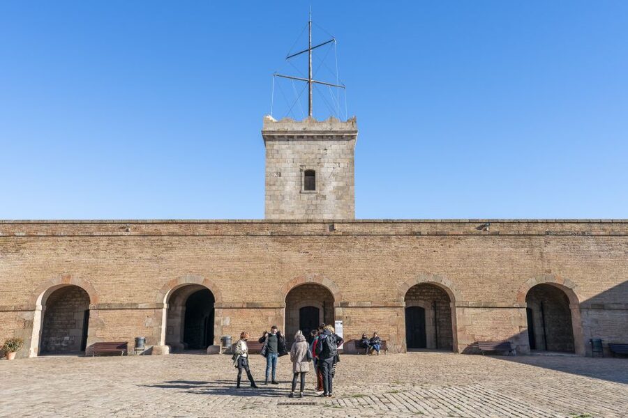Barcelona: Walking tour with Montjuic Castle & Cable Car - Price and value: $64 for guide time plus transport and castle access