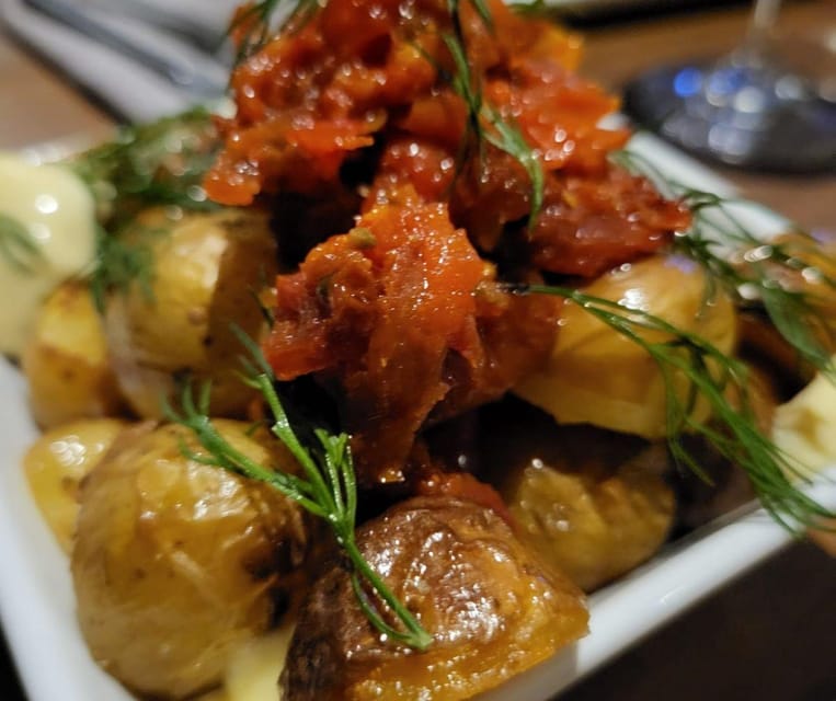Barcelona: Wine Tasting and Tapas 5-Course Pairing Dinner - Tapas course choices: meat, fish, or vegetarian, without losing the theme