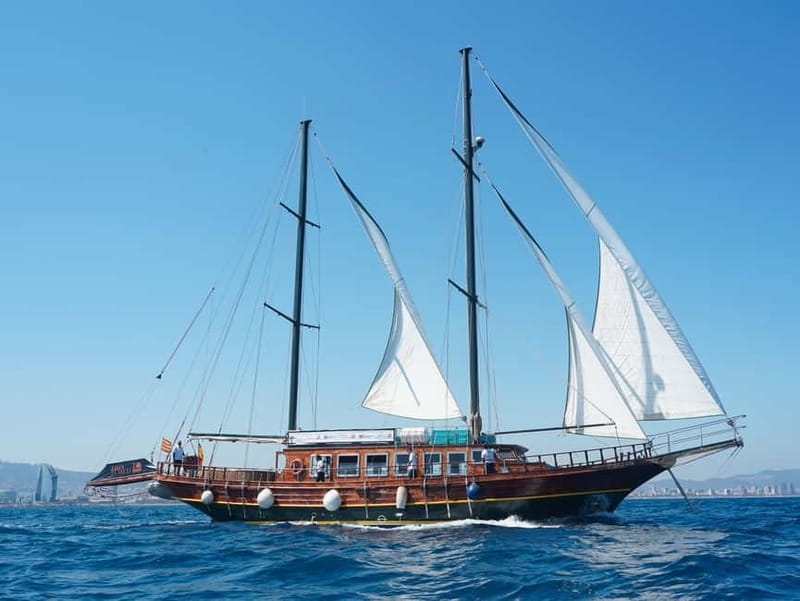 Barcelona: Wooden Boat Sailing with Tapa and Welcome Drink - Meeting City Sailing Barcelona and Timing Your Arrival