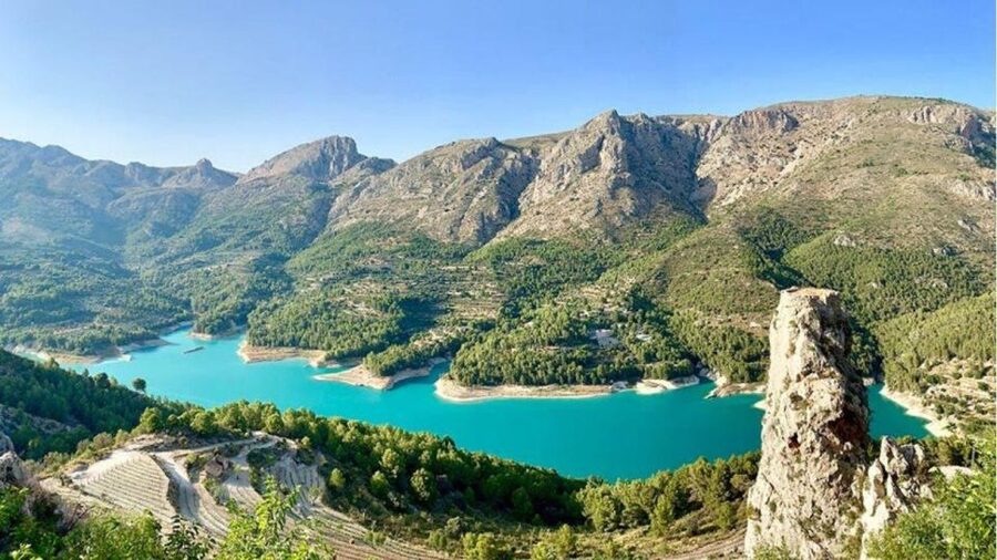Benidorm: Guided Jeep Trip to Guadalest and Algar Falls - Reed-Stem Riverbed Tunnels: A Quirky Stop That Breaks the Pattern