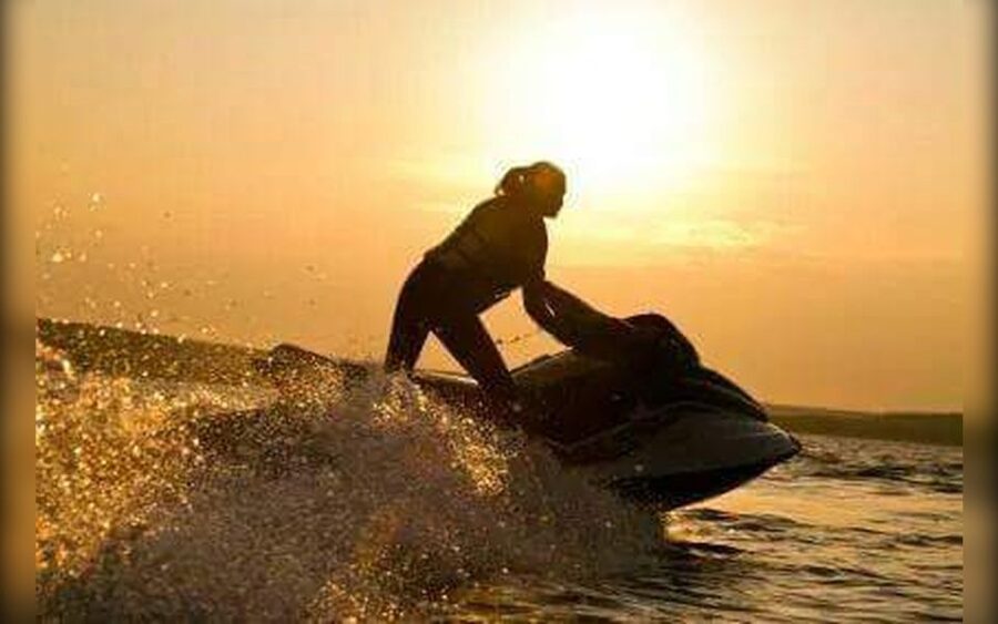 Benidorm: Jet Ski Tour with Instructor - Getting to Playa de Levante and the Start Line Vibe