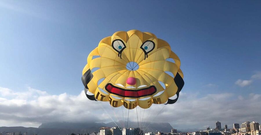 Benidorm: Parasailing Boat Trip with Costa Blanca Views - The smooth flight: why it feels relaxing even when you’re nervous