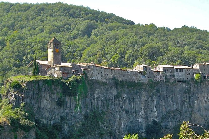 Besalu & 3 Medieval Towns Small Group Tour with Hotel Pick-Up - Transportation, Comfort, and Staying Together