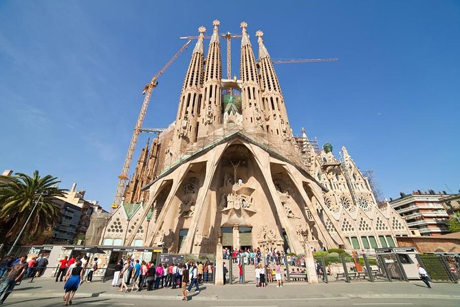 Best of Barcelona Guided Tour with Port or Hotel Pick up - Small-group pacing: what “half-day” feels like on the ground