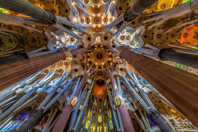 Best of Barcelona: Sagrada Familia & Park Guell Tour with Pick-up - Hotel Pickup at 9, Then a Route That Hits Barcelona’s Biggest Icons