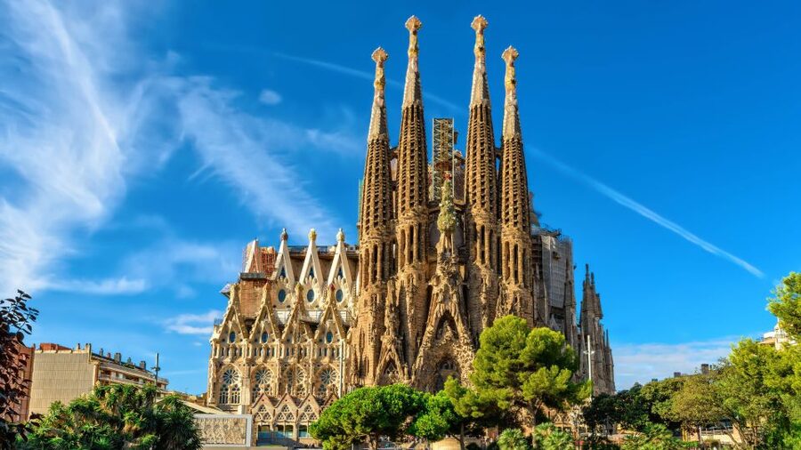 Best of Barcelona: Sagrada Familia & Park Guell with Pickup - Sagrada Família: how to make the inside make sense