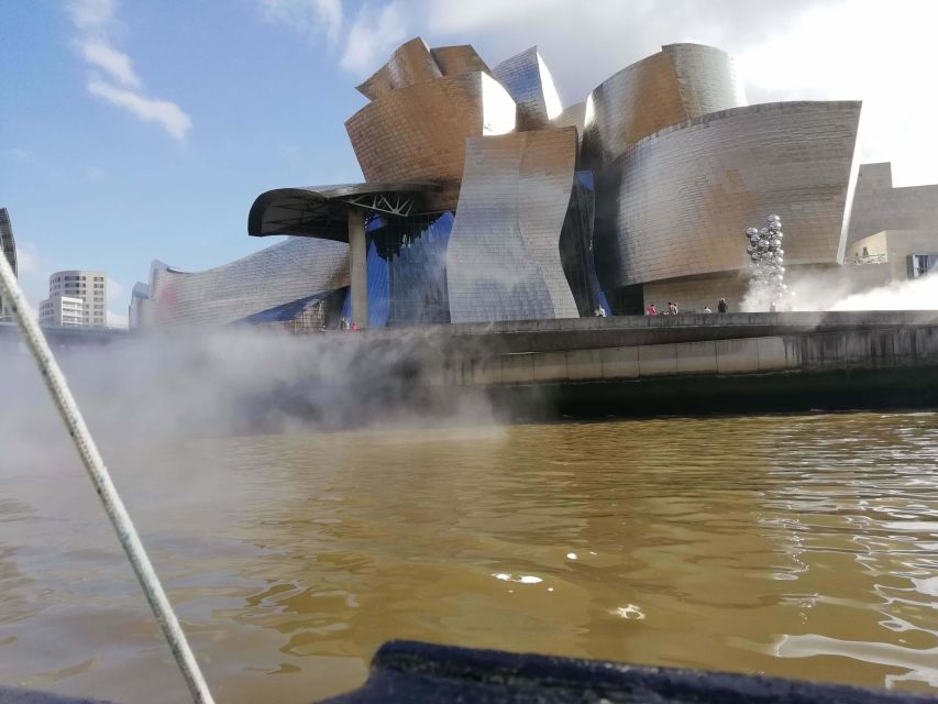 Bilbao: Bilbao Estuary and Abra Bay Boat Tour - Deusto Canal, Getxo waterfronts, and the Santurtzi fishing port rhythm