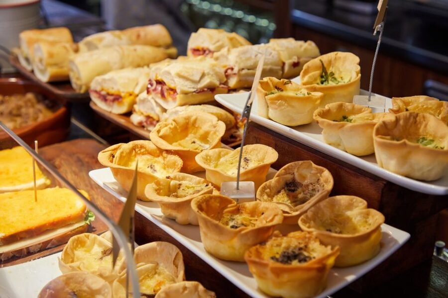 Bilbao: Exclusive Food & Wine Tasting Tour with Local Guide - Drinks you’ll actually remember: txakoli and Rioja pairings