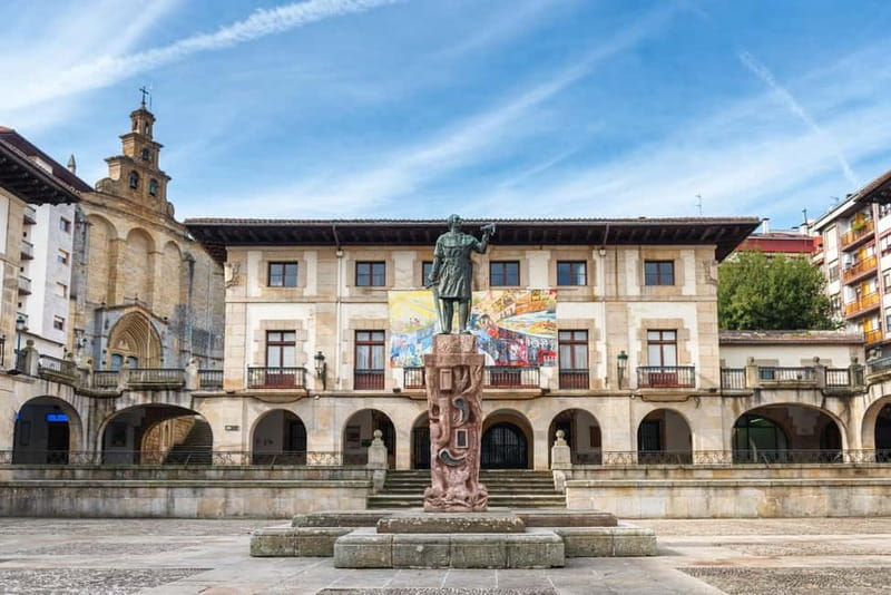 Bilbao: Gaztelugatxe, Bermeo, Mundaka, Gernika, & Wine Tour - Mundaka: surfer town energy plus real free time for lunch