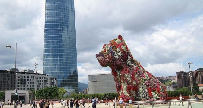 Bilbao: Guggenheim Museum Tour with Skip-the-Line Tickets - The 2-hour flow, from the meeting point back again