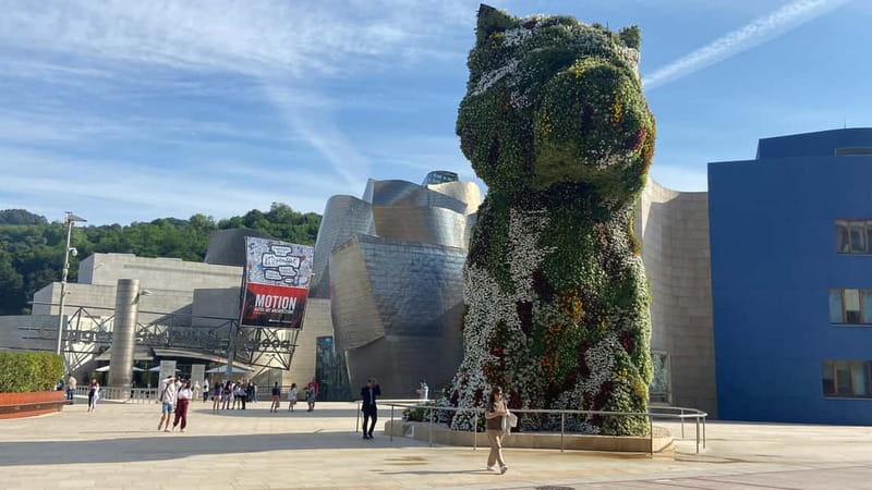 Bilbao: Guggenheim Museum Tour with Skip-the-Line Tickets - Why the guide’s storytelling matters more than you think