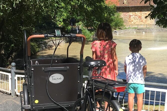 Bilbao Highlights 3-hour E-Bike tour: Small Group or Private Tour - Casilda Iturrizar Park: a green breath in the center