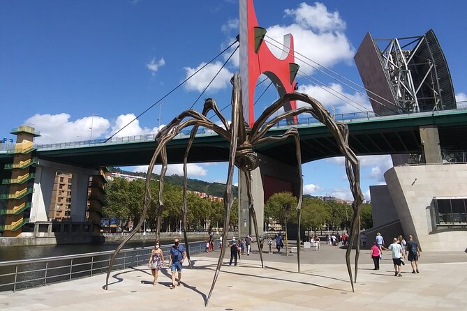 Bilbao Walking Small Group Tour - Guide quality is the real value here