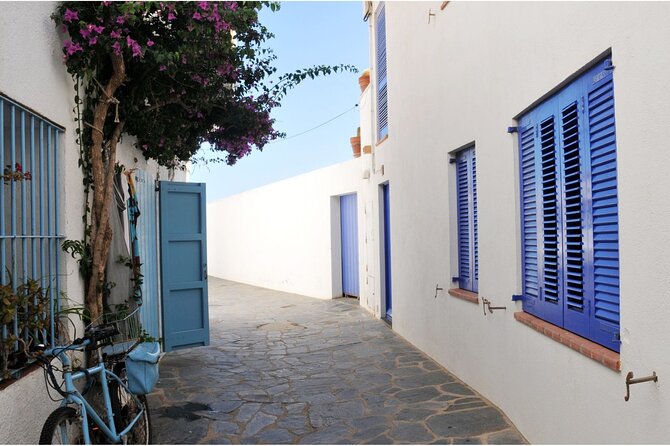 Boat Trip to Cadaqués from Roses with STOP 1:30h/2H/ in Cadaqués - Time Management in Cadaqués: How to Plan for Lunch and Dalí’s House
