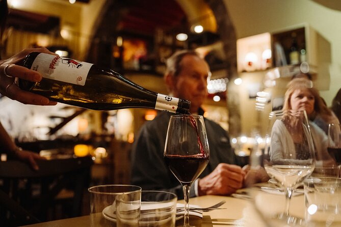 Bohemian Barcelona Neighborhood Evening Tapas & Wine Tour - The wine part: how to enjoy five tastings without stressing