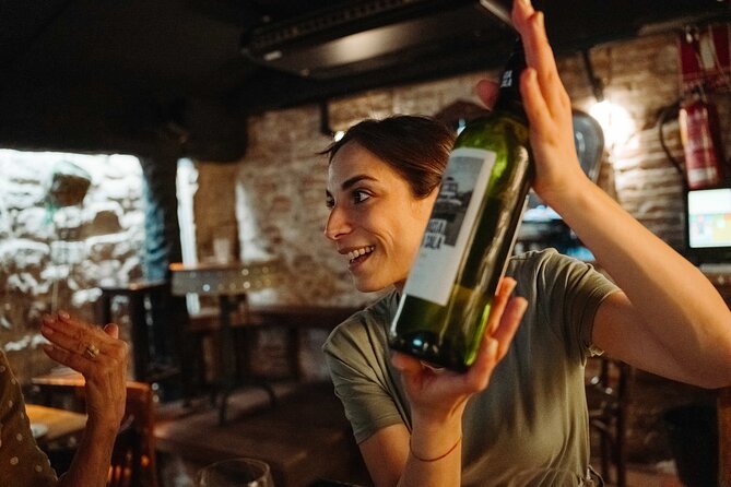 Bohemian Barcelona Neighborhood Evening Tapas & Wine Tour - Why the guide matters so much on a tapas tour