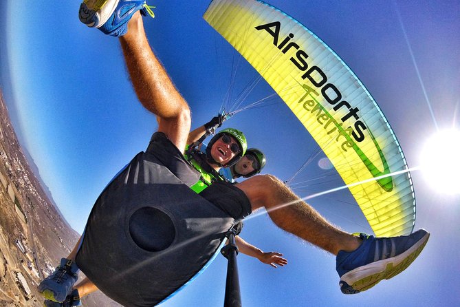 BRONZE tandem paragliding flight in South Tenerife, free pick up - Suited up for flight: harness, helmet, GoPro, and a real briefing