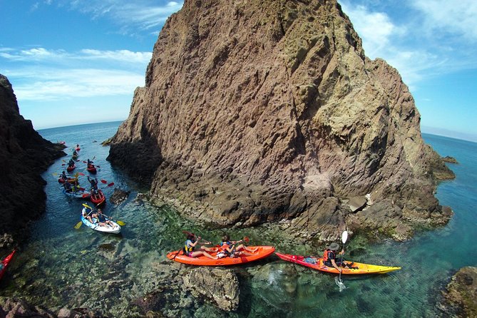Cabo de Gata Active. Guided kayak and snorkel route through coves of the Natural Park - Getting started at Cabo de Gata Activo, gear and safety in plain terms