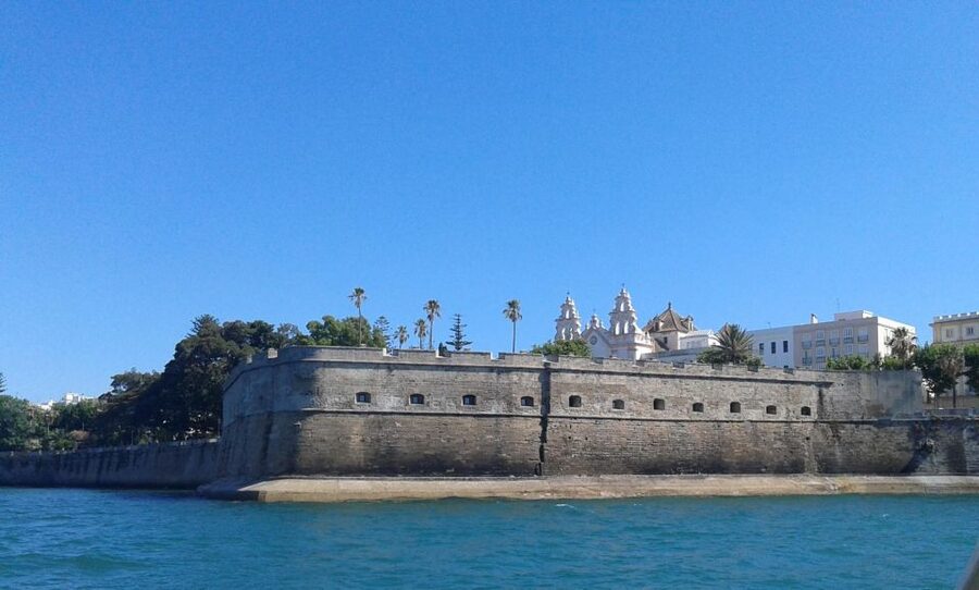 Cádiz: Bay of Cádiz Catamaran Tour with Host - The big landmark lineup you will see from the water