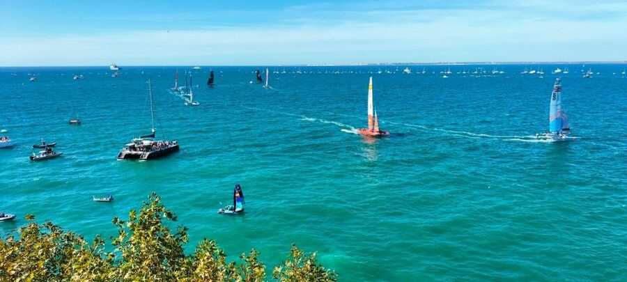 Cádiz: Bay of Cádiz Catamaran Tour with Host - Value check: why $22 for 75 minutes is a smart Cádiz add-on
