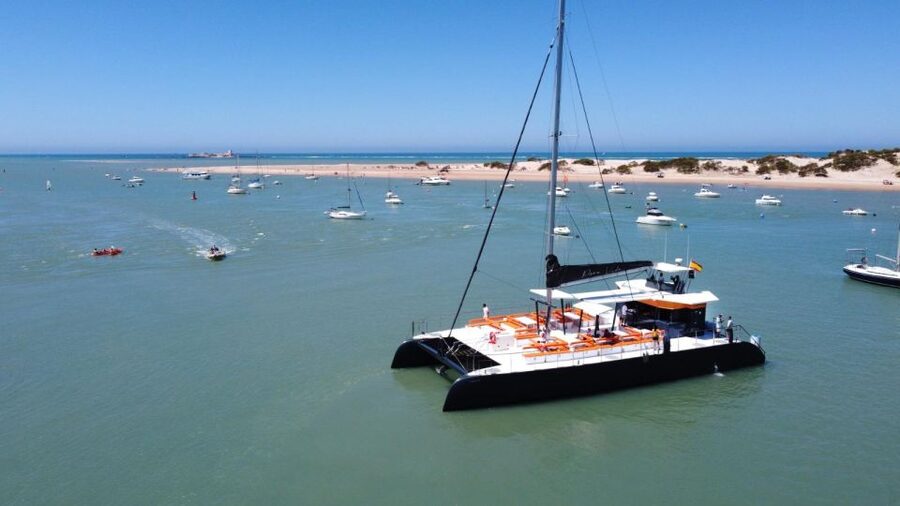 Cádiz: Bay of Cádiz Catamaran Tour with Host - Routes that change with weather: north highlights vs southern passing views