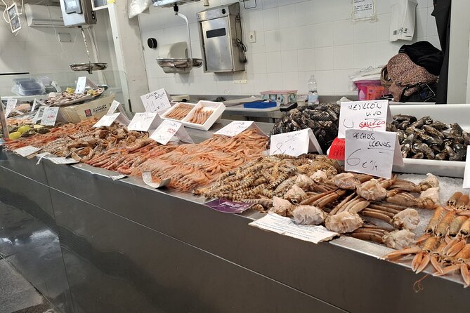 Cadiz Food Tour: Tapas, Drinks and Delights with a Local - Mina Square taps: a calmer stretch with local Andalusian flavors