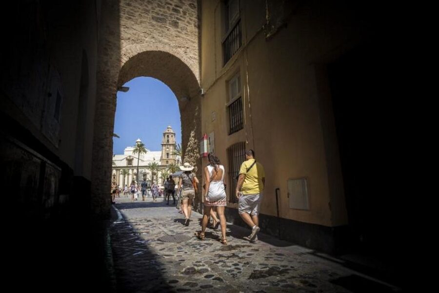 Cadiz: Guided City Tour - Why this 1.5-hour Cadiz tour is such a smart start