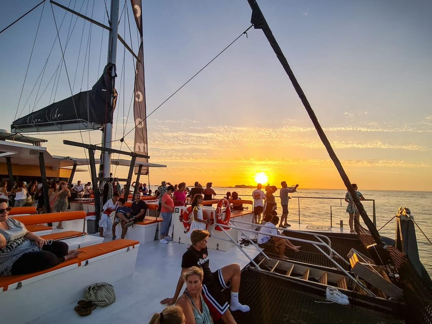Cádiz: Sunset Catamaran Cruise Tours - Meeting at the Port of Cádiz: Plaza Sevilla, orange arrows, and your digital ticket