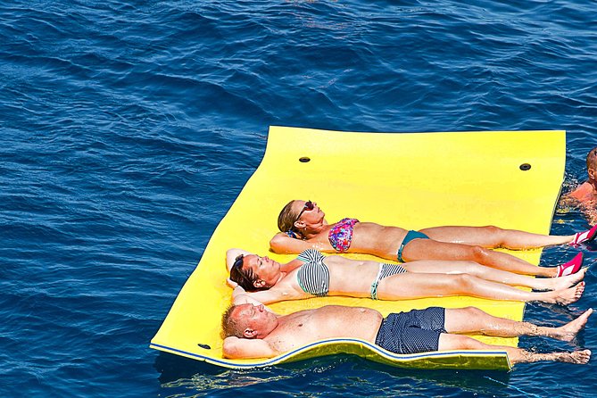 Cala Salada and Unspoiled North Beach Tour. Snorkelling and Aquarium - Cala Saladeta beach break: time for photos and a slower pace