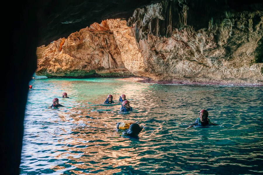 Cala Varques: Guided Sea Caves Kayak & Snorkeling Expedition - Safety briefing at Estany den Mas: the “do this, not that” part