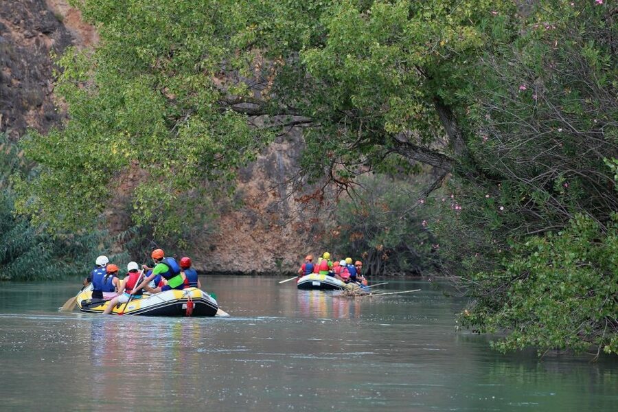 Calasparra: Almadenes Canyon Rafting with Caves and Rock Art - What to bring for a wet, sunny 3-hour trip