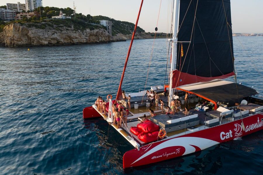Cambrils: Catamaran Cruise with Drinks and BBQ Lunch Option - Drinks and snacks: the part that makes the price feel fair