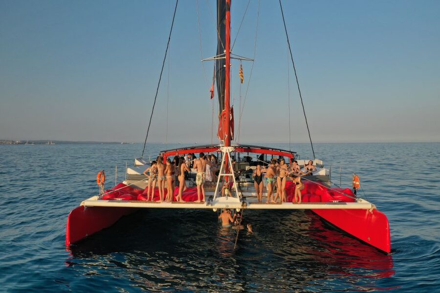 Cambrils: Catamaran Cruise with Drinks and BBQ Lunch Option - Swim and snorkel time in turquoise water