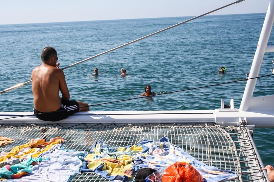 Cambrils: Costa Daurada Sail Catamaran Cruise - The 1-hour cruise: a quick sail and turnaround