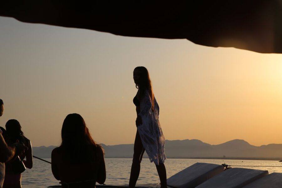 Cambrils: Sunset Catamaran Cruise with Drinks - Price and value: what $41 buys you on the water
