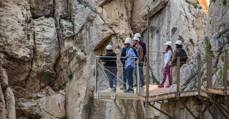 Caminito del Rey: Guided Hiking Tour with Entrance Tickets - The 100m-high hanging path: what it feels like step by step