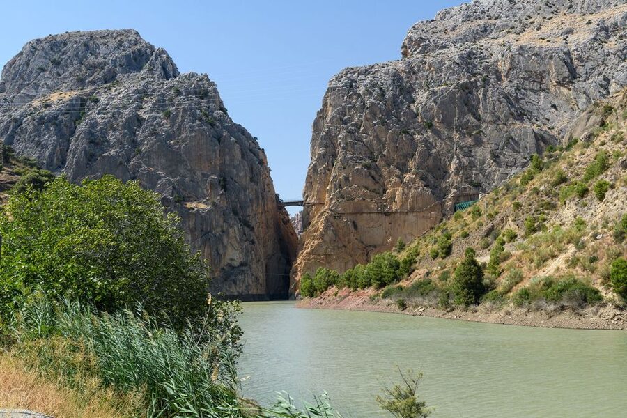 Caminito del Rey: Guided Tour with 1 Drink and Shuttle Bus - Key highlights worth showing up for