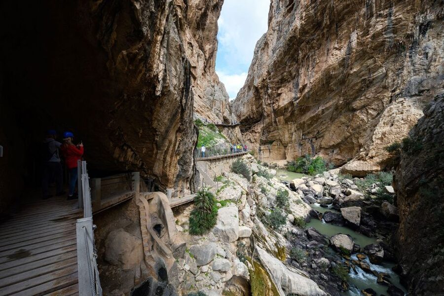 Caminito del Rey: Guided Tour with 1 Drink and Shuttle Bus - Who this tour is best for, and who should reconsider