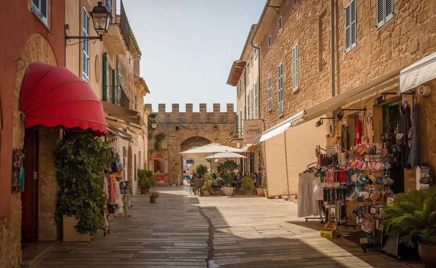 Cap de Formentor: Market, Beach, and Alcudia Tour - Alcudia market: the best part for people who love everyday Mallorca
