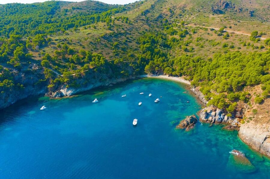 Cap Norfeu: Costa Brava Catamaran Trip with Underwater Views - Onboard service and what is not included