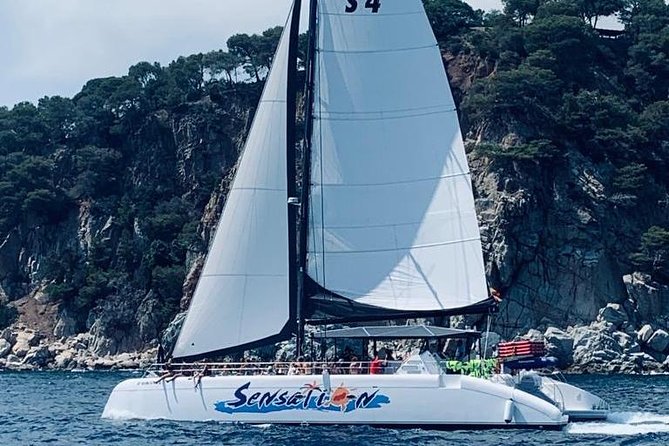 Catamaran ride -Costa Brava with barbecue and drinks. Familiar. - The BBQ Lunch at Anchor, Beer and Sangria Included